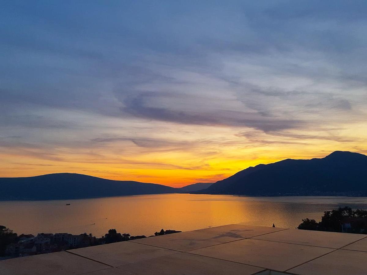 Adriabay Studio Tivat Bagian luar foto