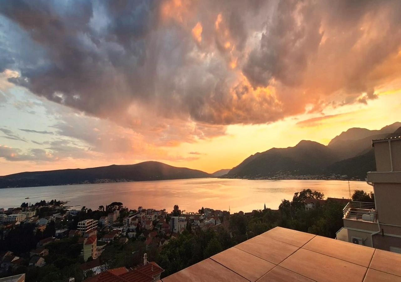 Adriabay Studio Tivat Bagian luar foto