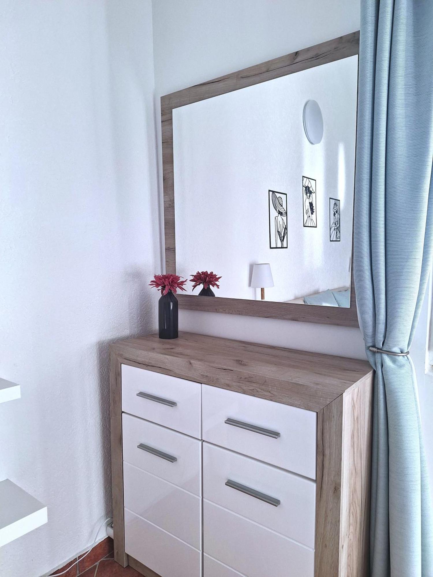 Adriabay Studio Tivat Bagian luar foto