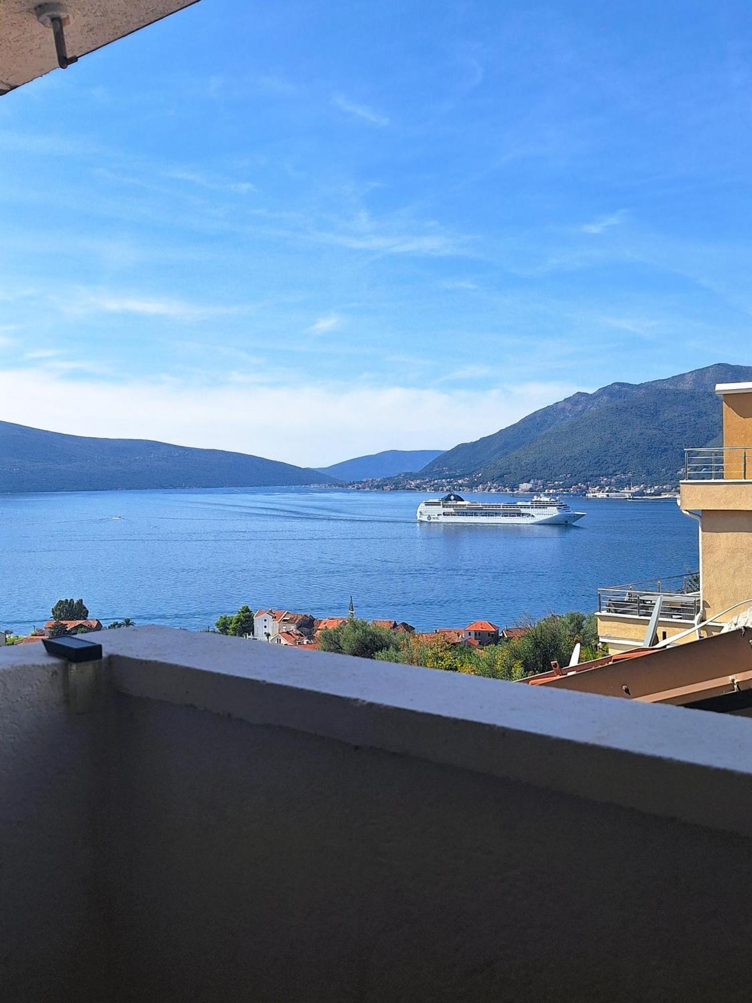 Adriabay Studio Tivat Bagian luar foto