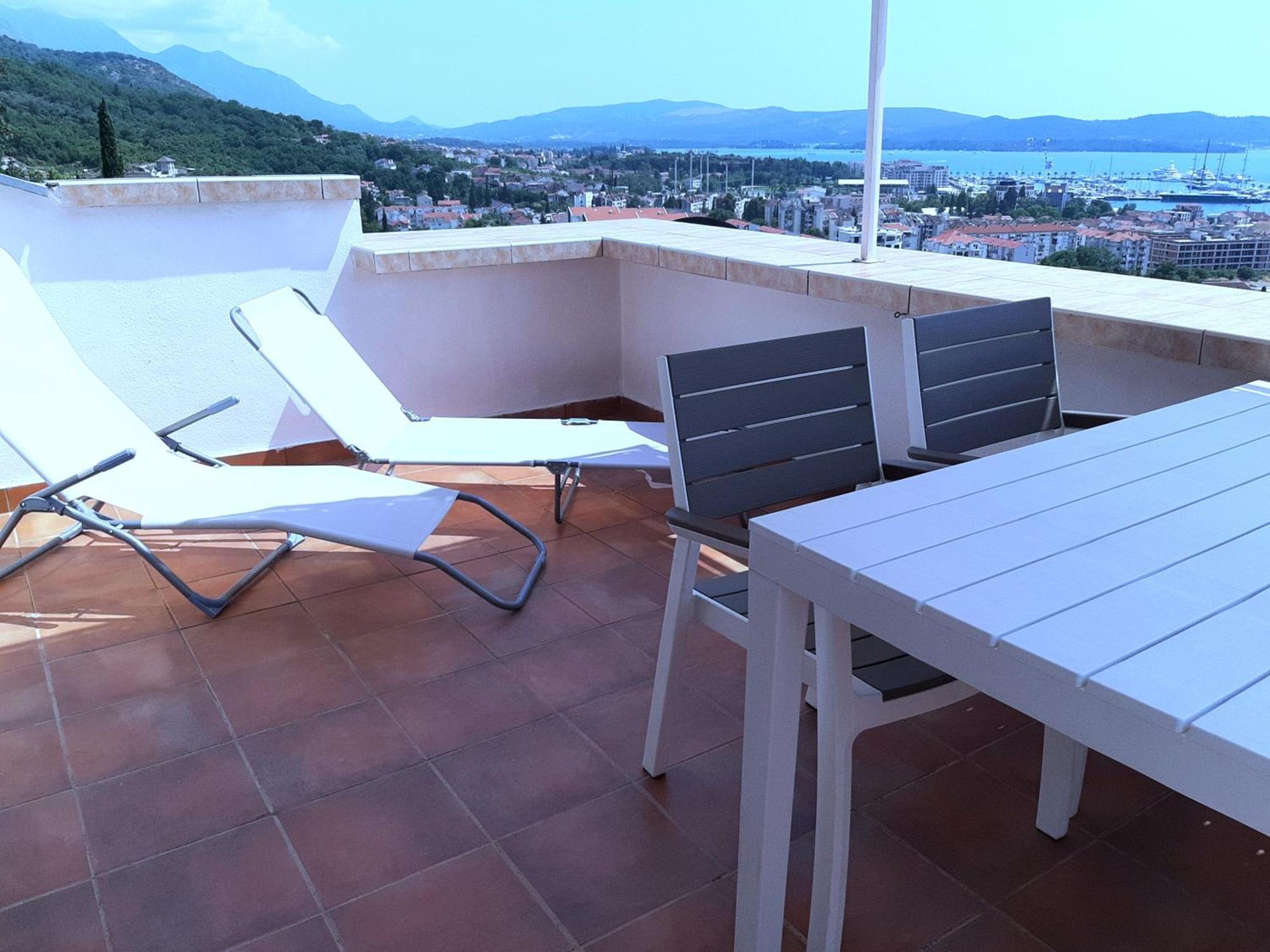 Adriabay Studio Tivat Bagian luar foto