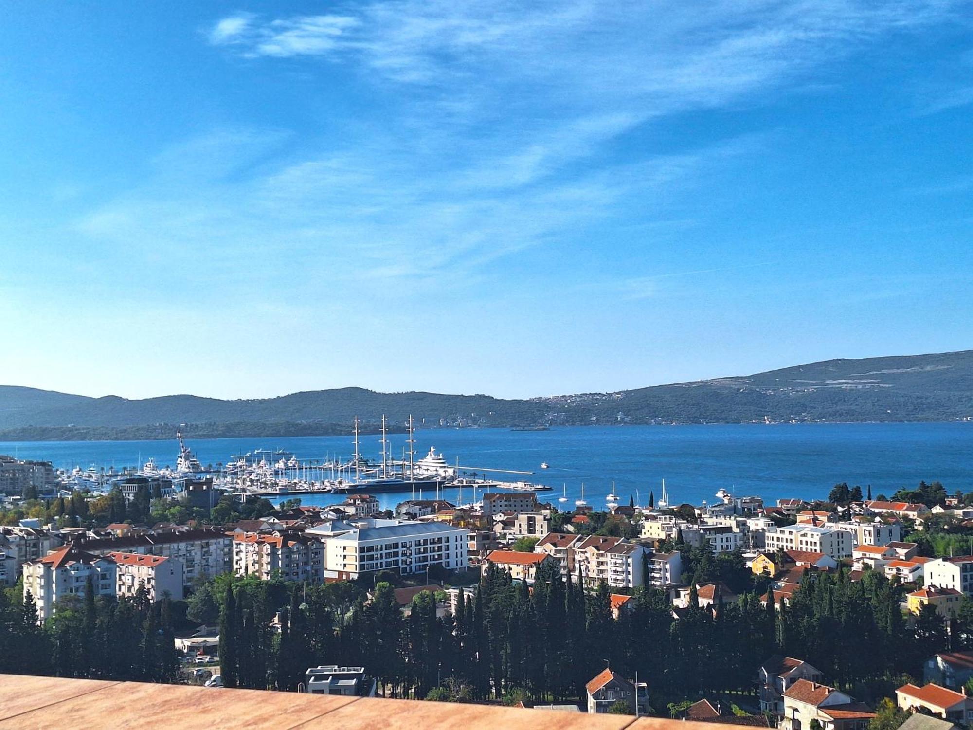 Adriabay Studio Tivat Bagian luar foto